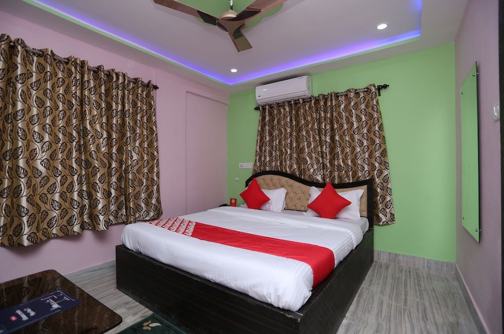 Фото Oyo 22566 Red Velvet Inn