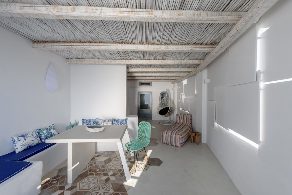 Фото Solstice Luxury Suites