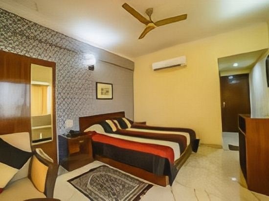 Фото Nirula's Hotel