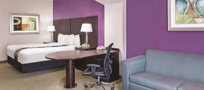 Фото Comfort Inn & Suites Cedar Hill Duncanville