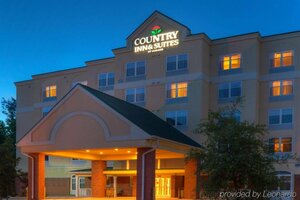 Гостиница Comfort Inn & Suites Virginia Beach - Norfolk Airport