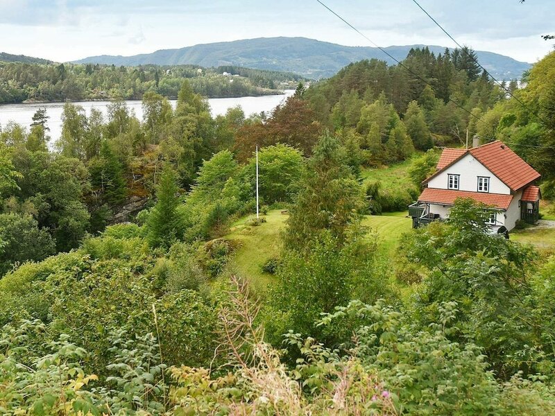 Жильё посуточно 8 Person Holiday Home in Lonevåg