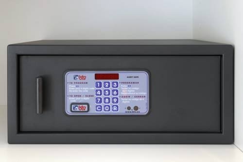 Фото Fisa Rentals Ramblas Apartments