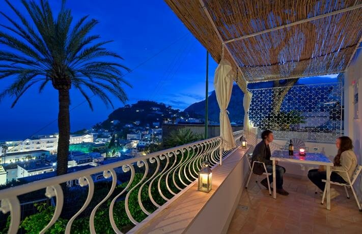 Гостиница Suite Belvedere Capri Home Design And SPA в Капри
