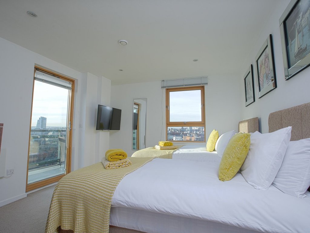 Фото Live in Leeds Sky Penthouse