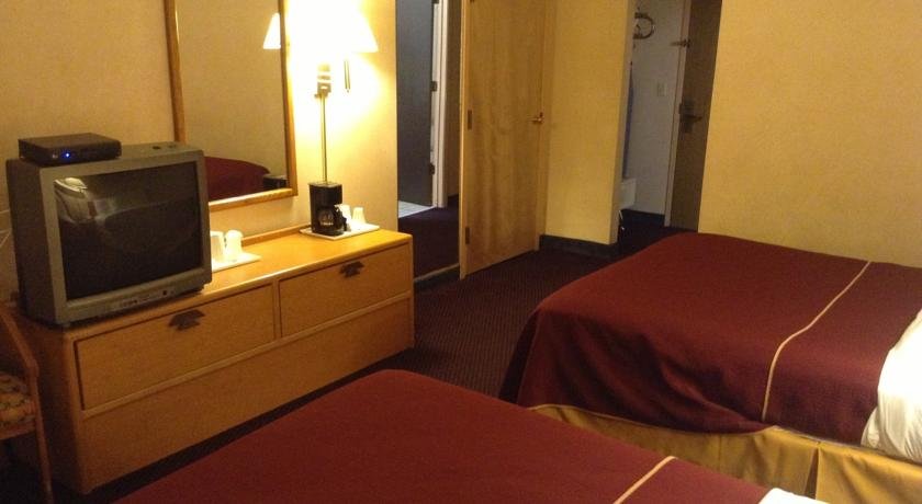 Фото Quality Inn & Suites Albuquerque North near Balloon Fiesta Park