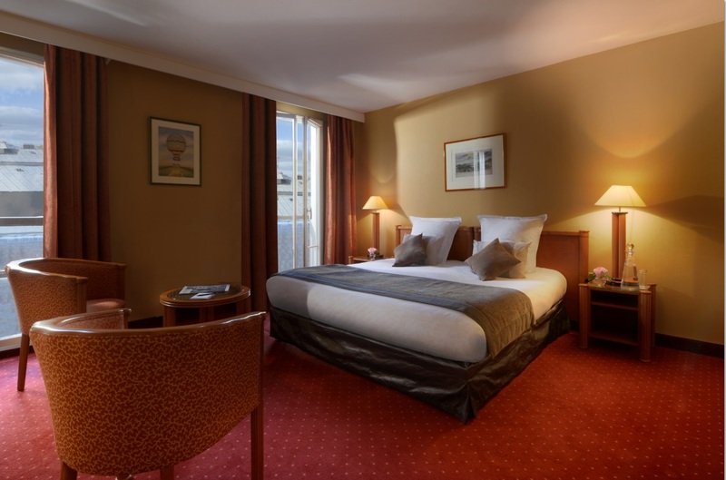 Фото Hôtel Le Versailles