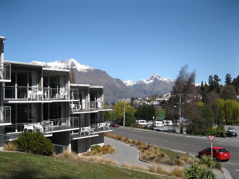 Фото Whistler Holiday Apartments 