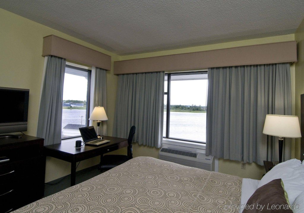 Фото Best Western Plus Coastline Inn