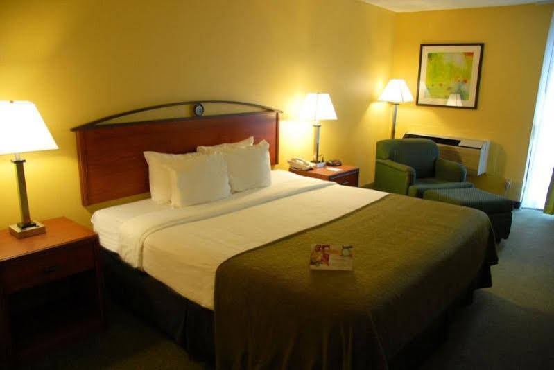 Фото Quality Inn Tyler - Lindale