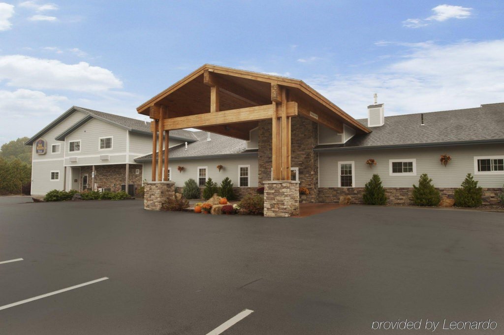 Фото Best Western Plus Ticonderoga Inn & Suites