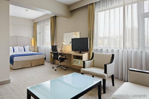 Внешний вид отеля Holiday Inn Express Zhengzhou, an Ihg Hotel в Чжэнчжоу, фото 3