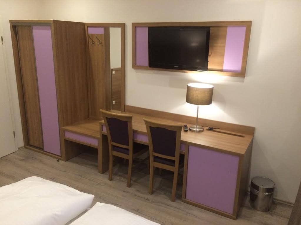 Фото Slamba Hostel Augsburg