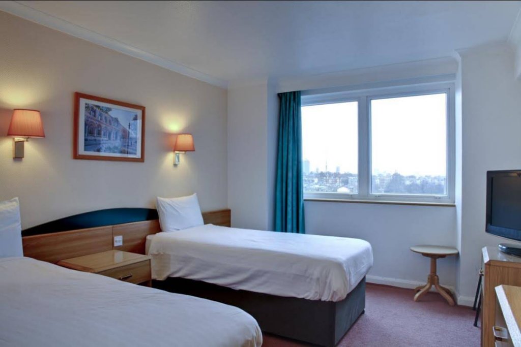 Фото Ibis London Earls Court