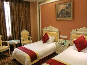 Grand Sun Hotel Dunhuang (Gansu Province, gorodskoy okrug Tszyutsyuan, 敦煌市, County-level city of Dunhuang), hotel