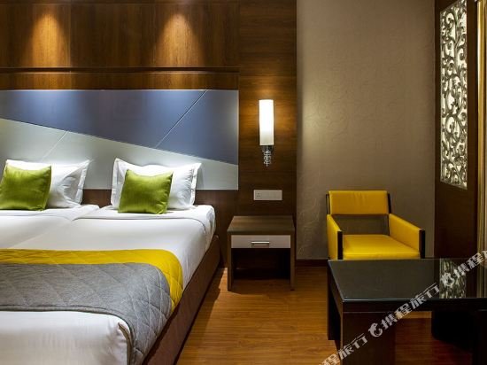 Фото The Grand Magrath Hotel