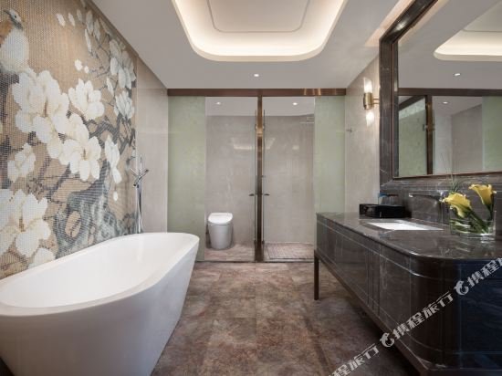 Фото Ramada by Wyndham Wuhan North