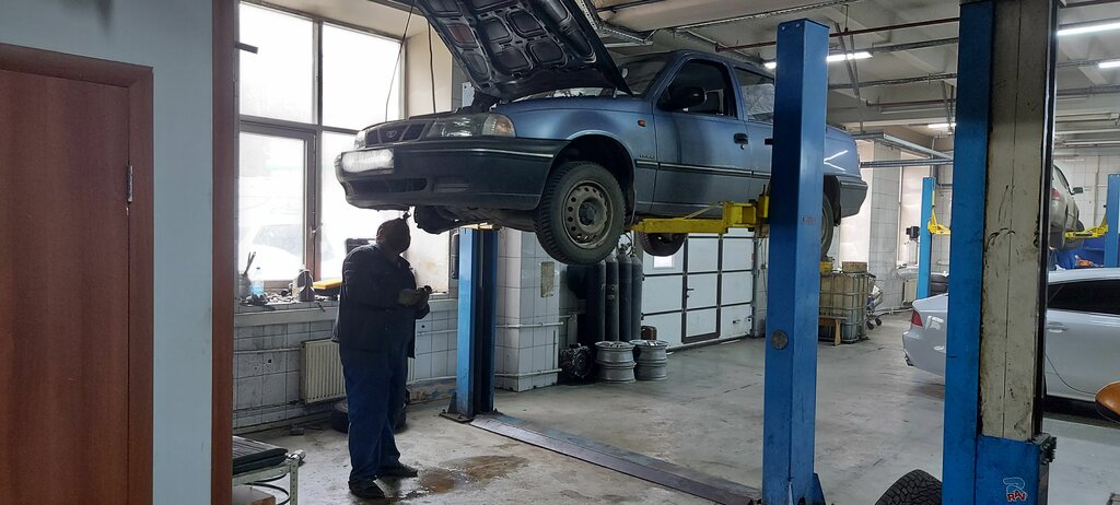 Car service, auto repair CarDoctor, Lubercy, photo