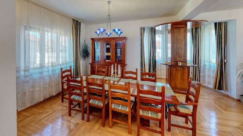 Гостиница Casa 3 Guesthouse в Орадя