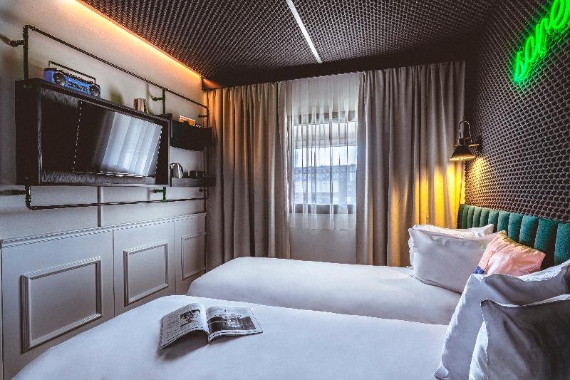 Фото The ReMIX Hotel