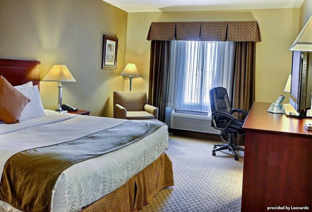 Фото Best Western Plus Montezuma Inn & Suites