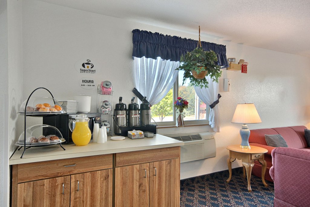 Фото Super 8 by Wyndham Sidney Ny