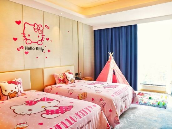 Фото Ramada Plaza Dongxing City Center