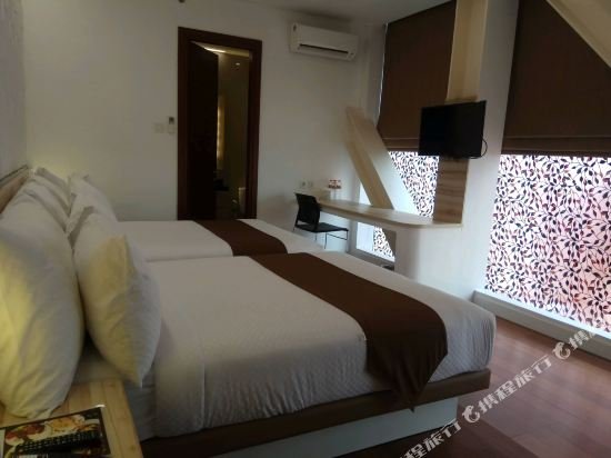 Фото The Alimar Hotel