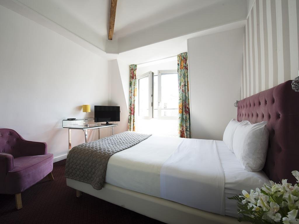 Фото Hotel des Batignolles