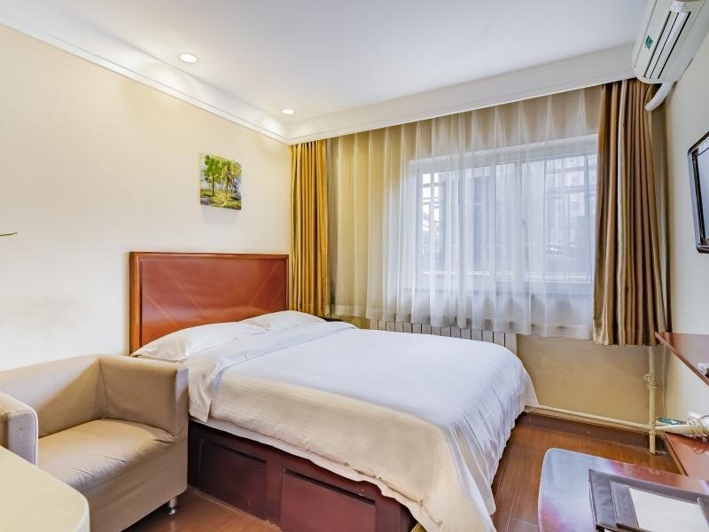 Фото GreenTree Inn Beijing Guangmingqiao Express Apartment