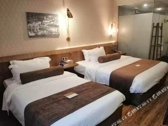 Фото James Joyce Coffee Hotel Suzhou Mudu Subway Station Branch