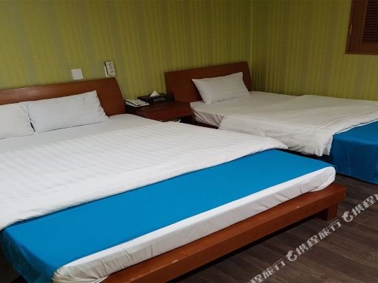 Фото Hotel At Home