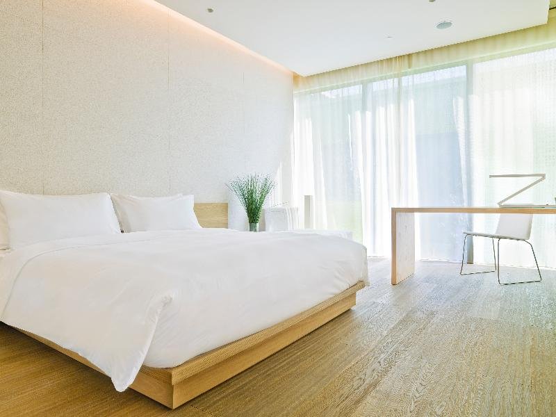 Фото The Opposite House