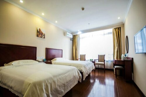 Гостиница GreenTree Inn Qinhuangdao Peace Avenue Express Hotel в Циньхуандао