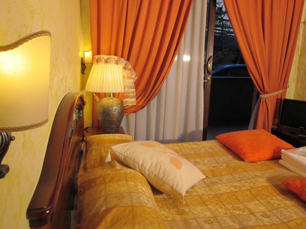 Фото Euro House Inn Airport Hotel & Residence