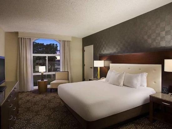 Фото Hilton Oakland Airport