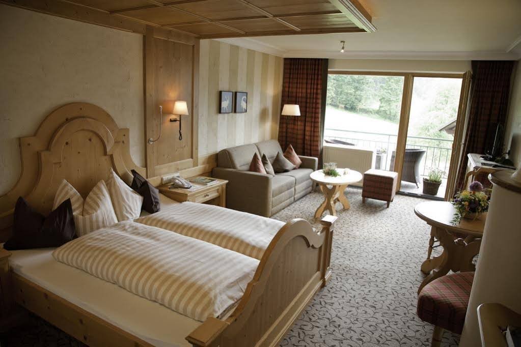 Фото Hotel Bergblick