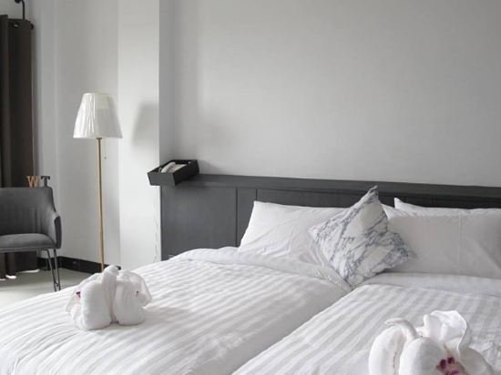 Фото Well Timed Hotel