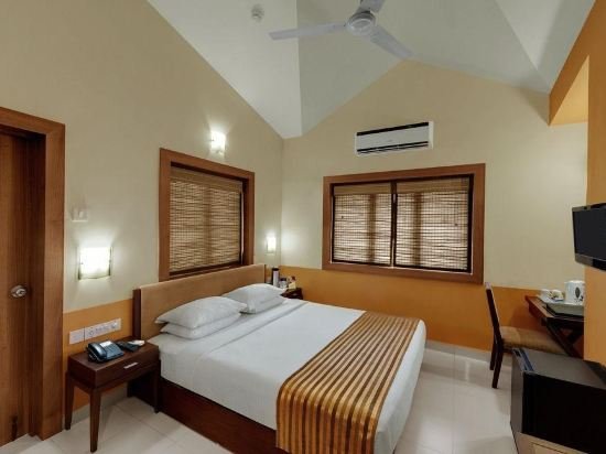 Фото Sandalwood Hotel & Retreat