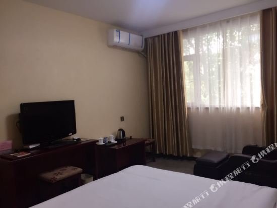 Фото Atour Hotel Taibai Road Jining
