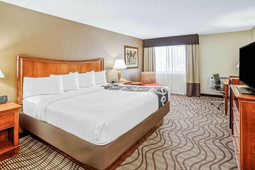 Гостиница La Quinta Inn & Suites by Wyndham Minneapolis-Minnetonka в Миннетонке