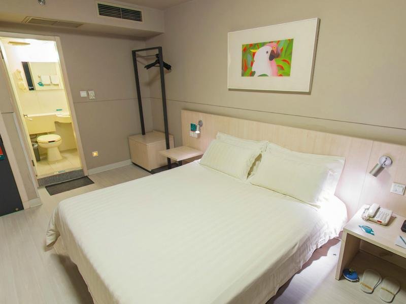 Фото Jinjiang Inn Jinan Jingsanweiba Road