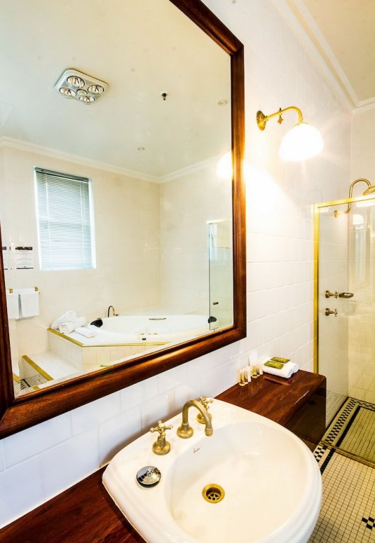 Фото Largs Pier Hotel