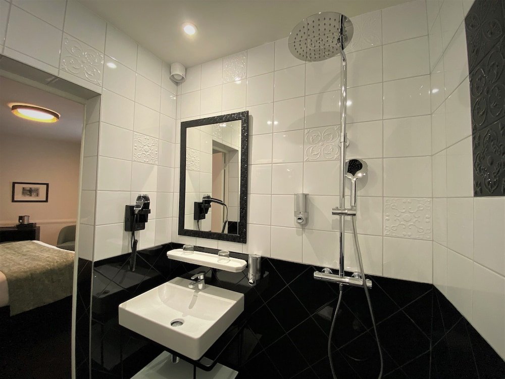 Фото Hôtel Le Cercle Tour Eiffel