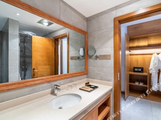 Фото Snowy Sands Resort