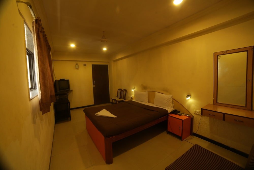 Фото Lucky Hotel Bandra