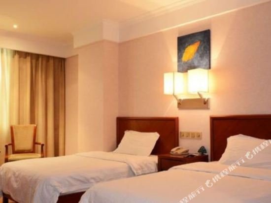 Фото GreenTree Inn Dongguan Houjie Business Hotel