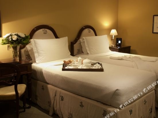 Фото Roseate House London