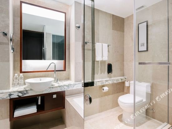 Фото Renaissance Shanghai Zhongshan Park Hotel