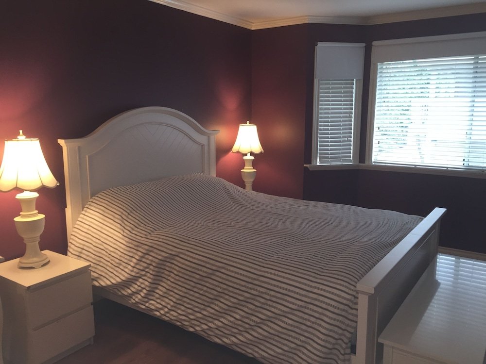 Фото Fraser River Richmond Bed & Breakfast